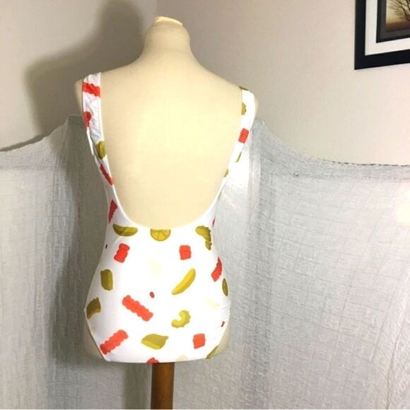 Portillo’s NWOT Fun Pepper Print One Piece Swimsuit Size Medium - Picture 6 of 10